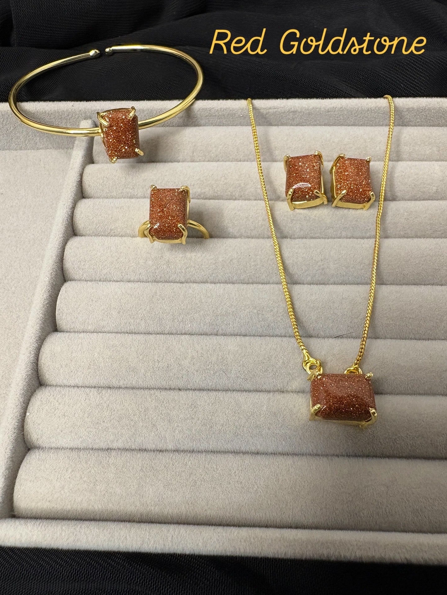 Red Goldstone pendant set