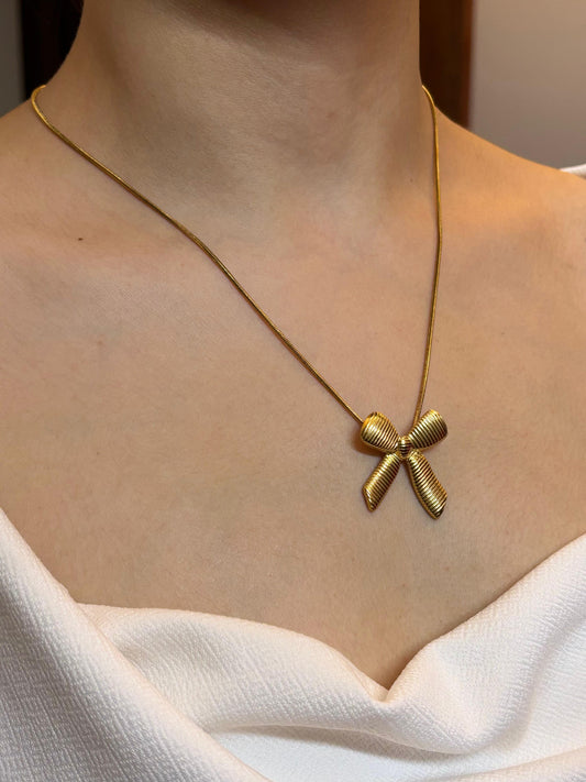 Parisian Bow Necklace