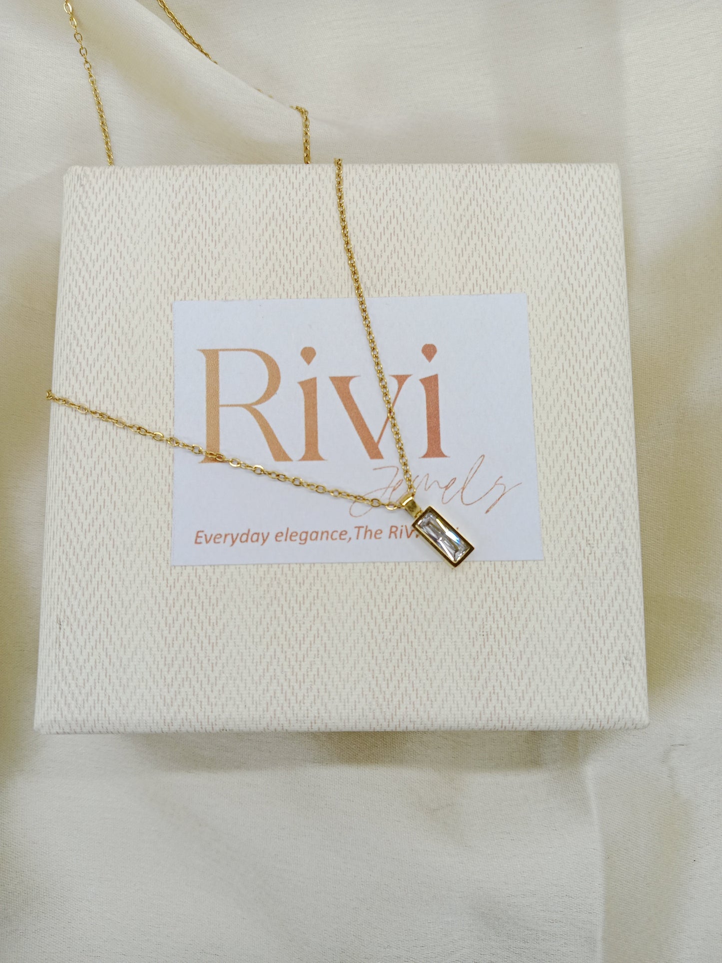 Sleek Shine Necklace