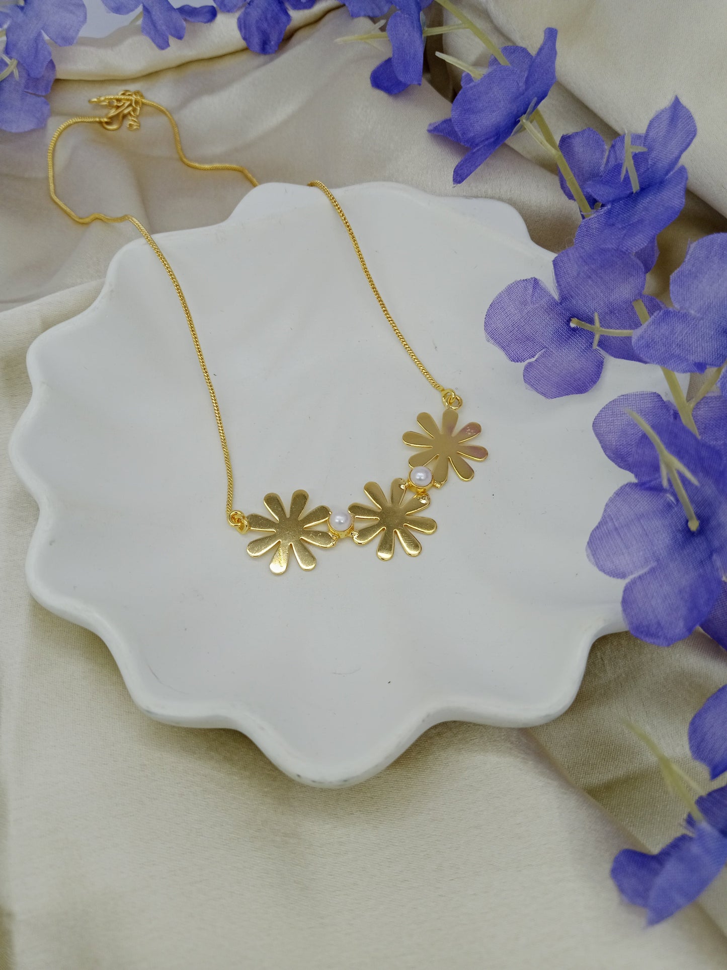 Pearl Petal Glow Necklace