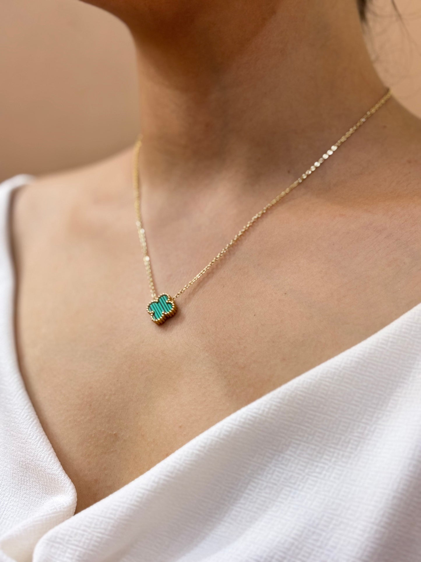 Clover Kiss Green Necklace