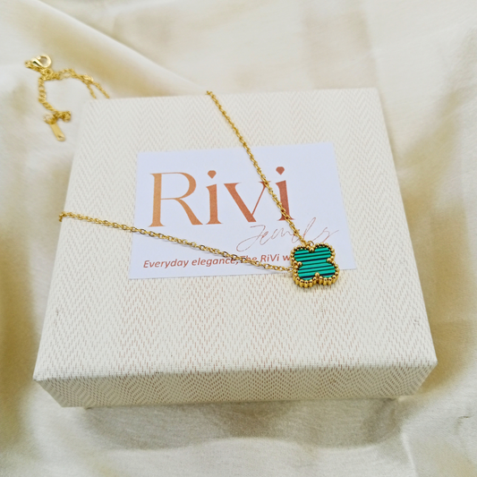 Clover Kiss Green Necklace