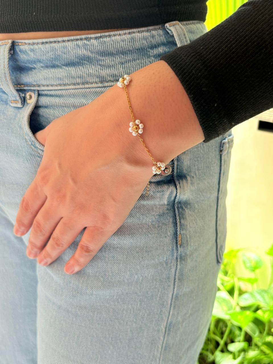Daisy Whisper Bracelet