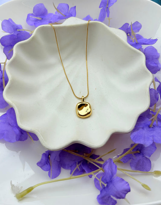 Gleam Square Necklace
