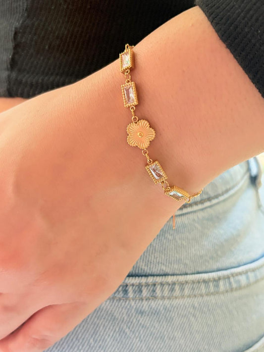 Golden Clover Luck Bracelet