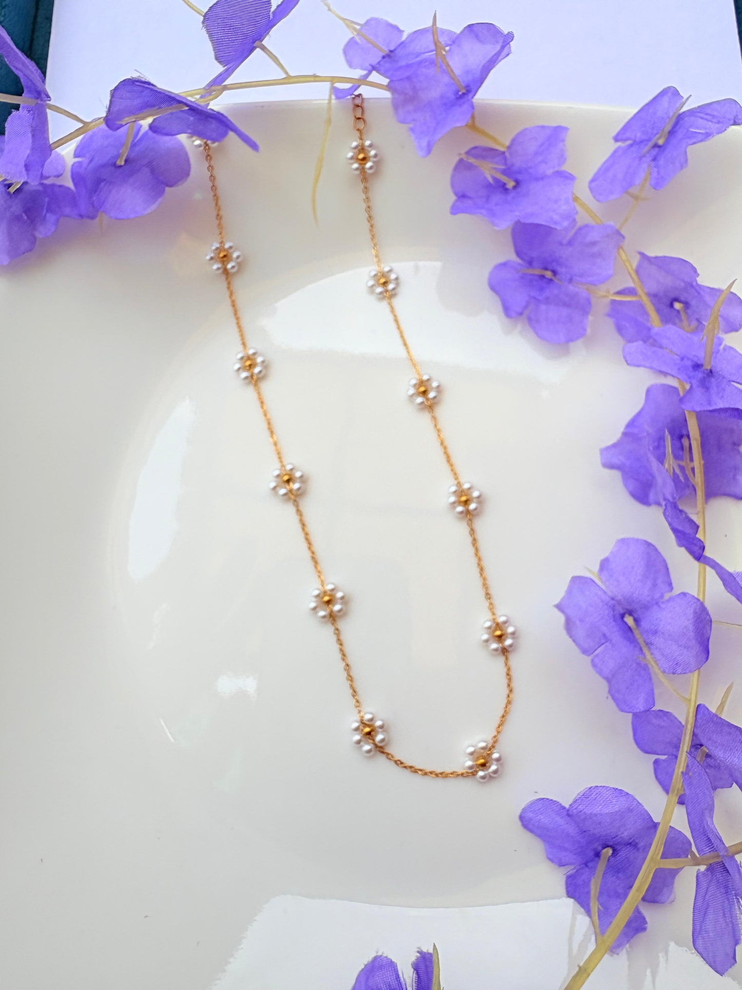 Daisy Whisper Necklace