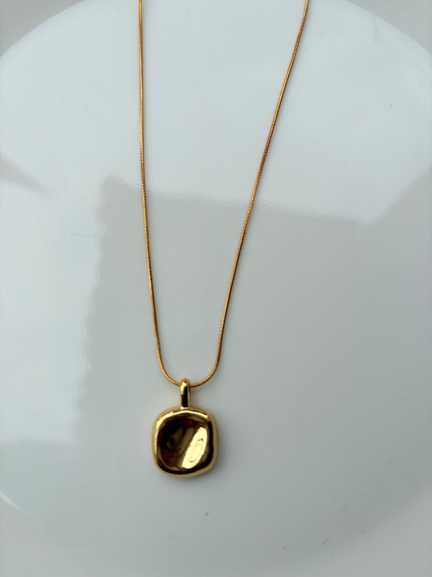 Gleam Square Necklace