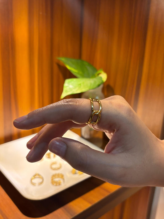 Linked Band Ring
