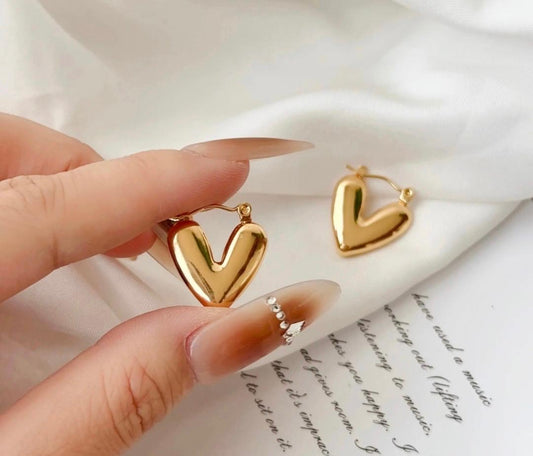 Dainty Heart Hoops