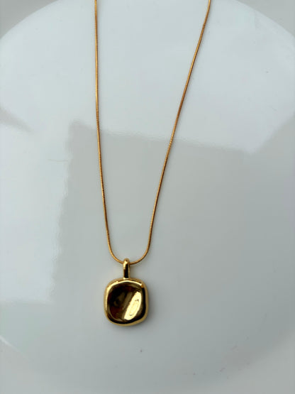 Gleam Square Necklace